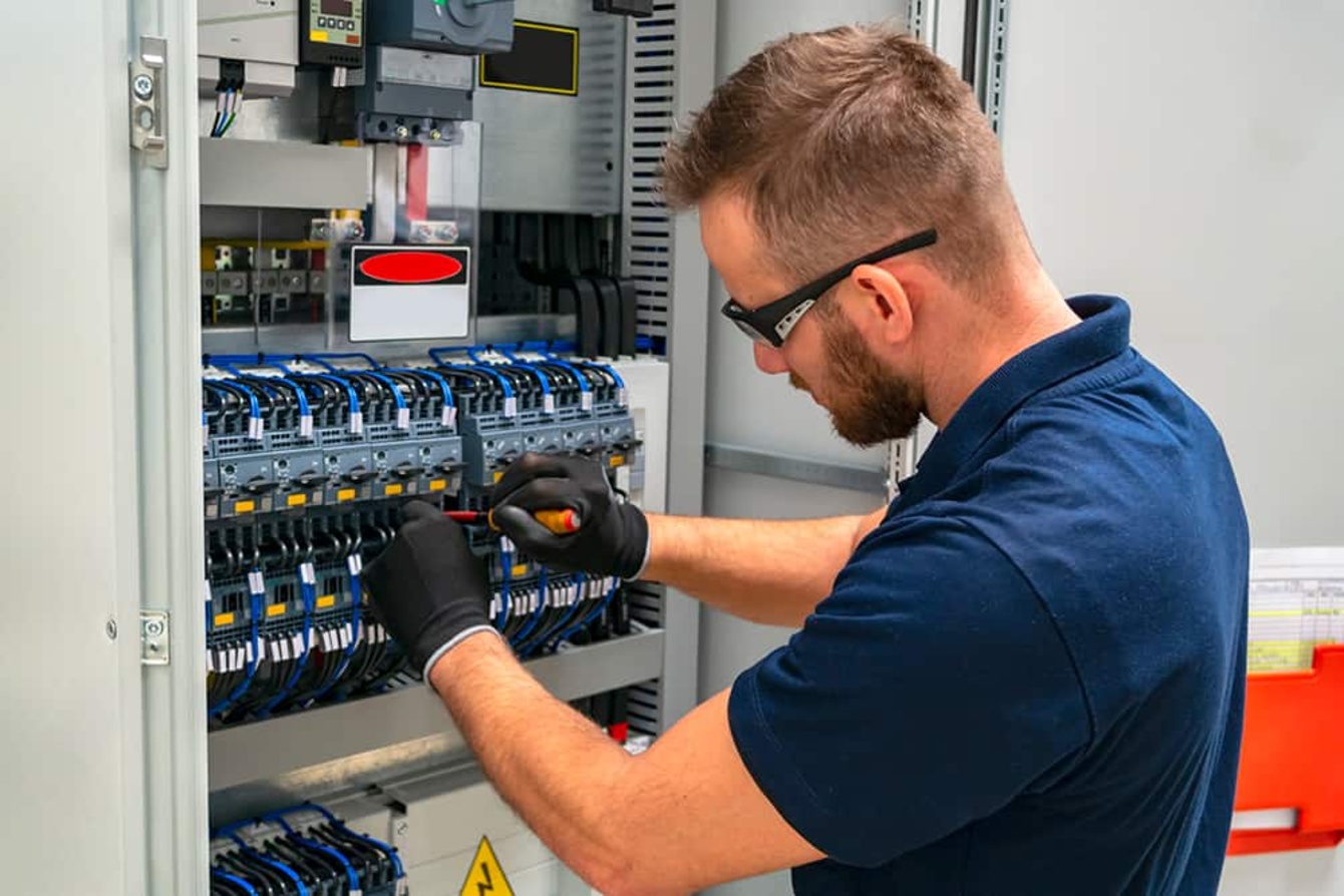 Elektroniker für Energie- und Gebäudetechnik (m/w/d) bei Steffen Hoffmann Elektrotechnik in Waldtann