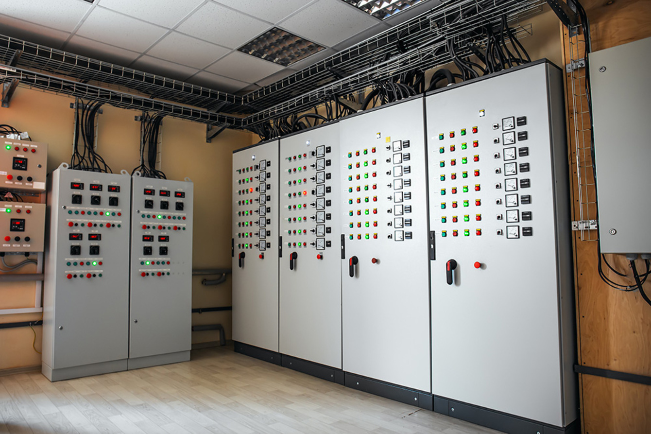 Schalt­anlagen­bau bei Steffen Hoffmann Elektrotechnik in Waldtann